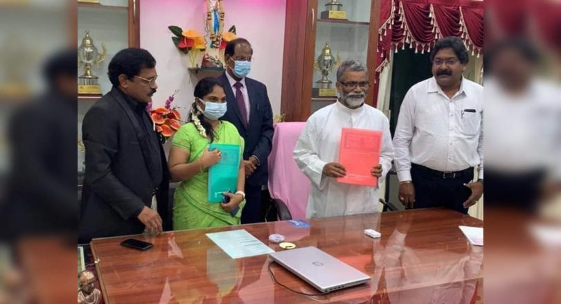 Loyola College signed the MoU with the Academy of Lakshamaiah to help students solve civilians