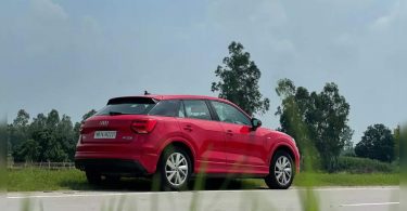 Luxury car makers step on the gas on a used car platform