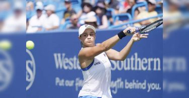 Barty beat Krejcikova to reach the semifinals in Cincinnati