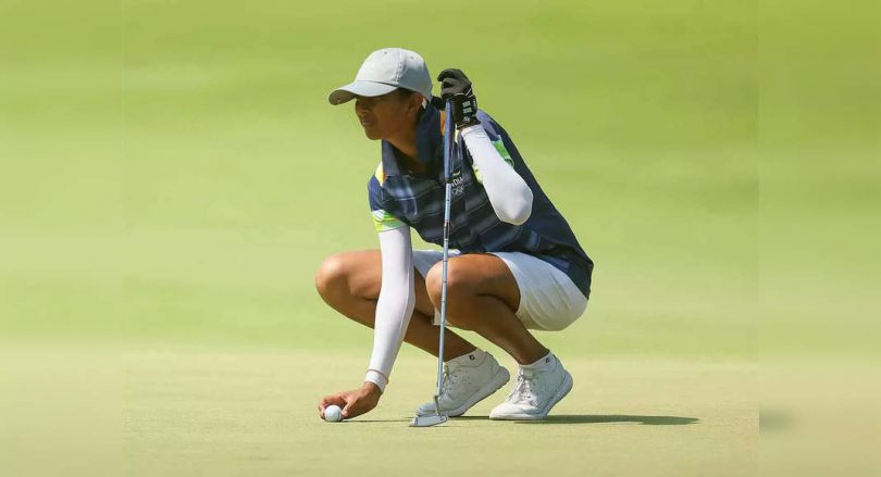 Aditi Ashok makes pieces in open women