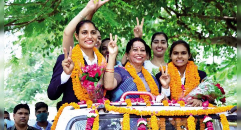The woman's hockey team received a warm welcome at NCR