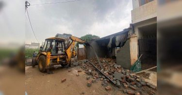 10 structures in the illegal colony of rengres in the 72A sector