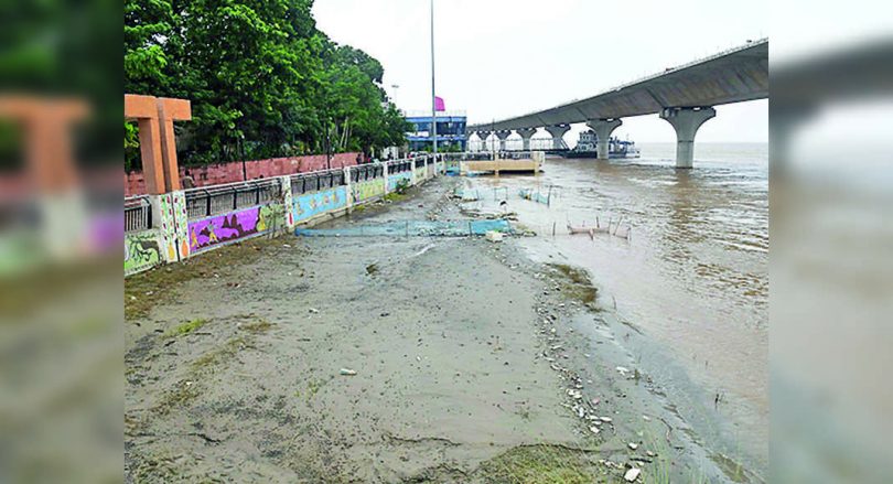 Ganga 1.43 m above the red sign in Bhagalpur