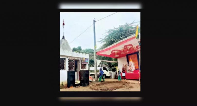 Tazia next to the temple: the perfect picture of harmony