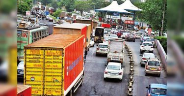 Thane: Toll Booth is damaged by MNS workers