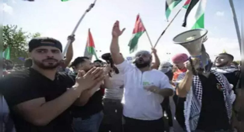 Israel shot Palestinian protests in Gaza, 24 injured