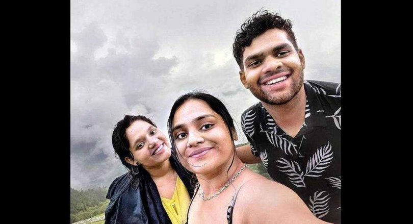 Three students are afraid of sinking in Ganga