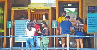 The main malls in Mumbai reopened with the skeleton staff