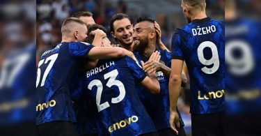 Inter Milan opened the Serie A title with 4-0 pounding Genoa