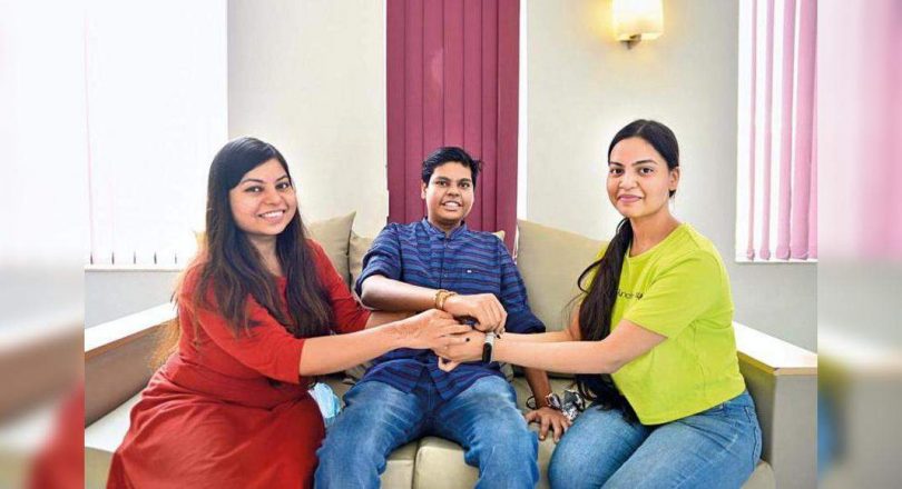 Delhi: Rakhi's Heart Gift from Sister Saving Brother