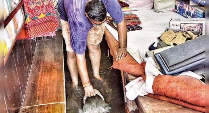 Delhiits suffer from water entering home & shop