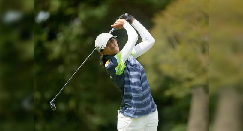 Aditi Ashok sneaks in difficult weather conditions in the third round in open women