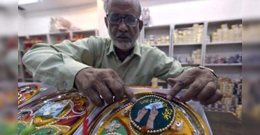 Bonding bonds: siblings keep memories of life