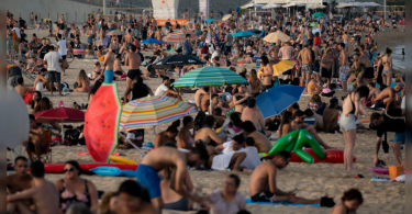 The Spanish court order ends Vircelona curfew