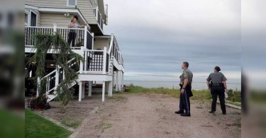 Hurricane Henri Bear the US East Coast