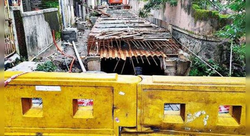 Biker suffered a fatal injury after falling to 7ft pare in Pune