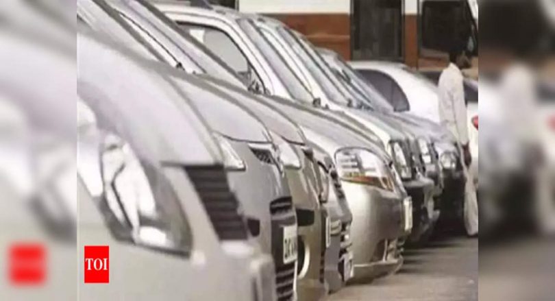 Parking fighting for license fees leaving noida residents in Lurch