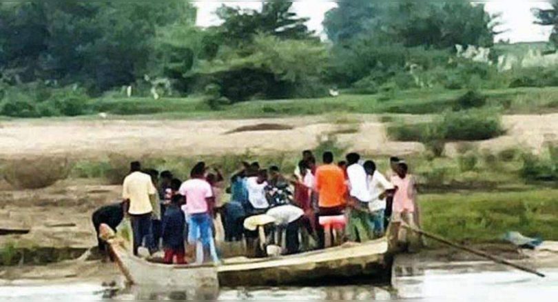 60-year sinks, Bharuch Villager suspects crocodile attacks