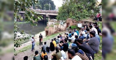 Vishwamitri's young bridge with people