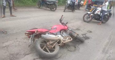 Thane: Pregnant Woman, Kin Fall Off Bike Because of Holes