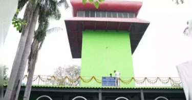 BJP, AAP put it on the romance tower 'first'