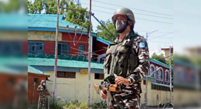 Let the commander, Aide was killed in Srinagar