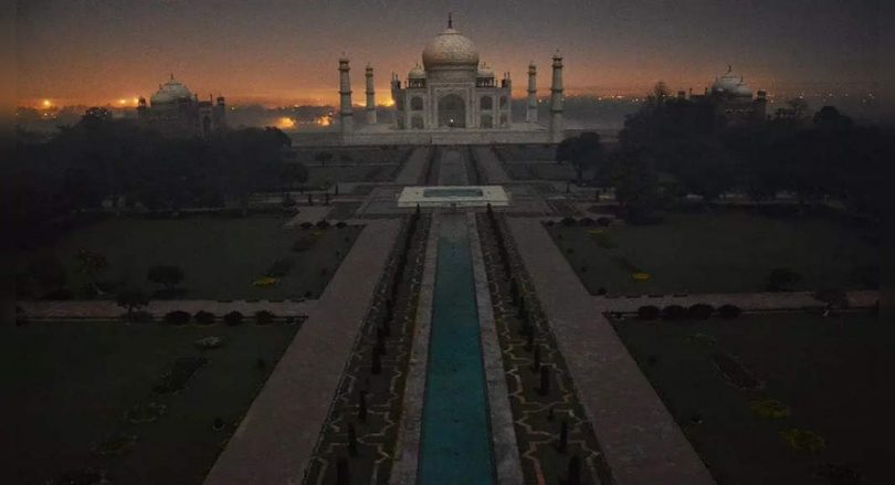 Near the full house for the night to see Tuu