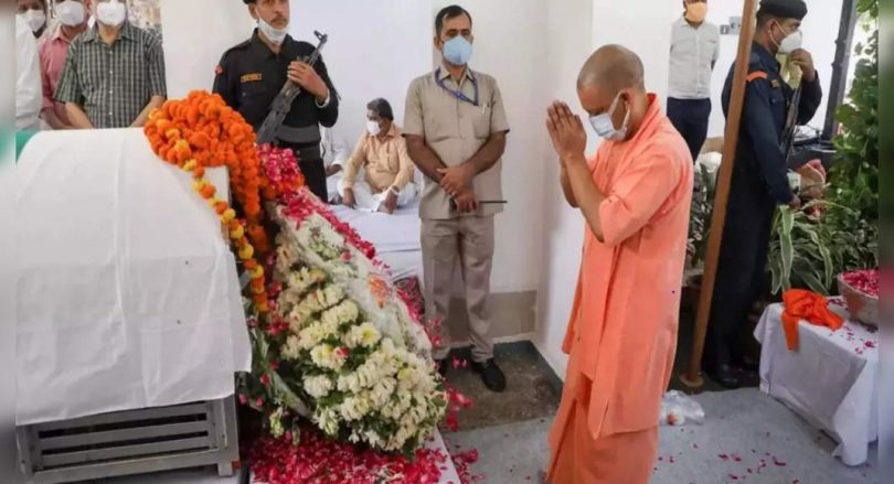 To change the name of the road in 6 districts related to Kalyan Singh