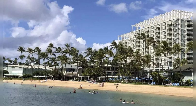 Governor: Now it's not the right time to travel to Hawaii