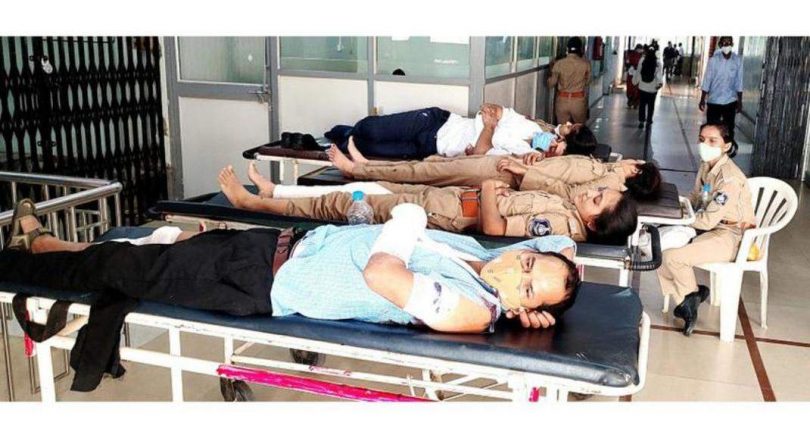 11 I-T officials who will be devoted to injury in an accident