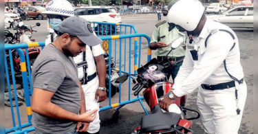 Kolkata: Police demanded 660 bikers a day