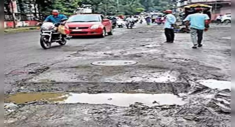 HYD: Commuter faces a difficult time because of rain floods