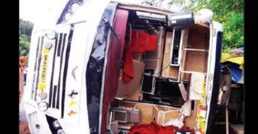 The Mumbai-Goa bus falls in Borim, 5 injured