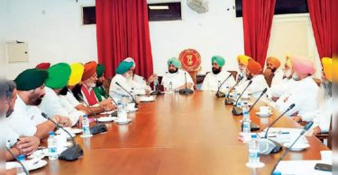 Cane sap hiked to rs 360 per quintal, farmers end up stir