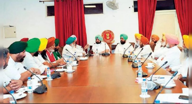 Cane sap hiked to rs 360 per quintal, farmers end up stir