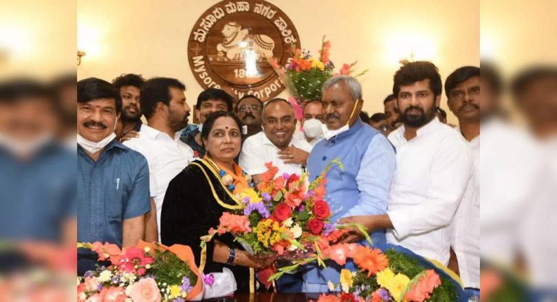 Sunana BJP Board became mysuru mayor