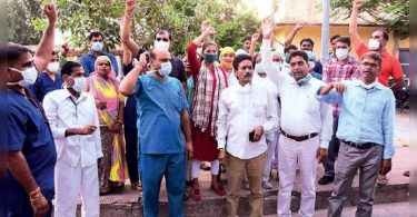 Assault Goomons Health Staff at the Vaccine Center in Jaipur