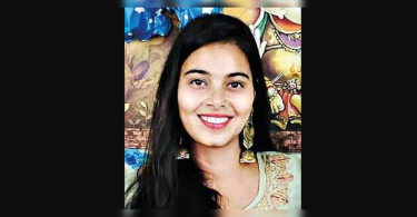 The woman knocked off by speeding up the car in Vadodara