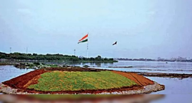 Debris Secretariat Filling Hussainsagar: Application at NGT