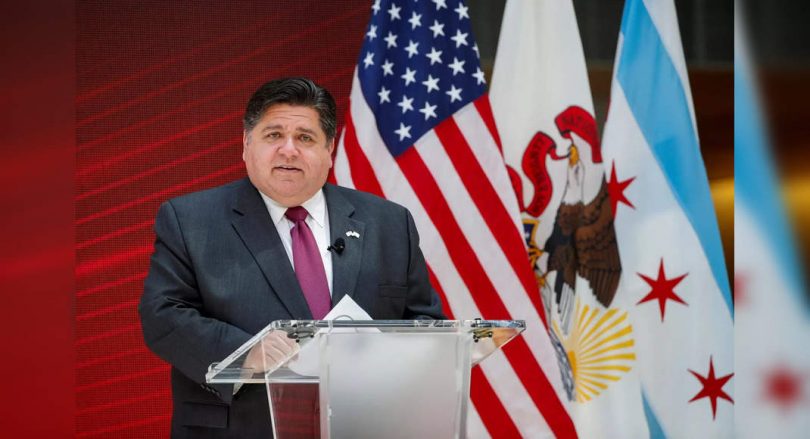 The Illinois governor's mandate wore a mask, vaccination for children's school, staff