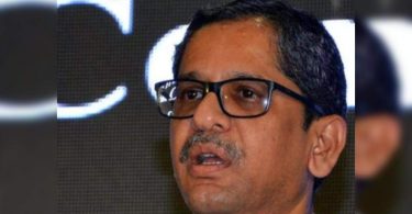 Judge oath-dress in sc hall to fit the crowd