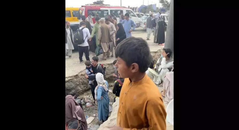 Hundreds of families moved looking for food and take refuge in Kabul