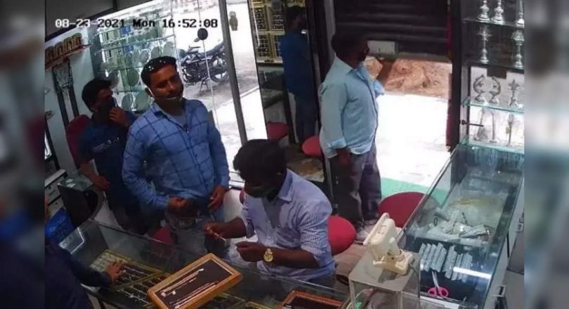 Mysuru police revealed the heist jewelry shop and murder in four days; five owned