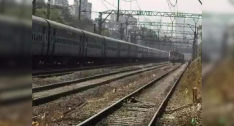 Bihar: Man Escapes After falling under the train