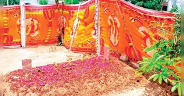 The woman's body is excavated for post-Mortem in the city