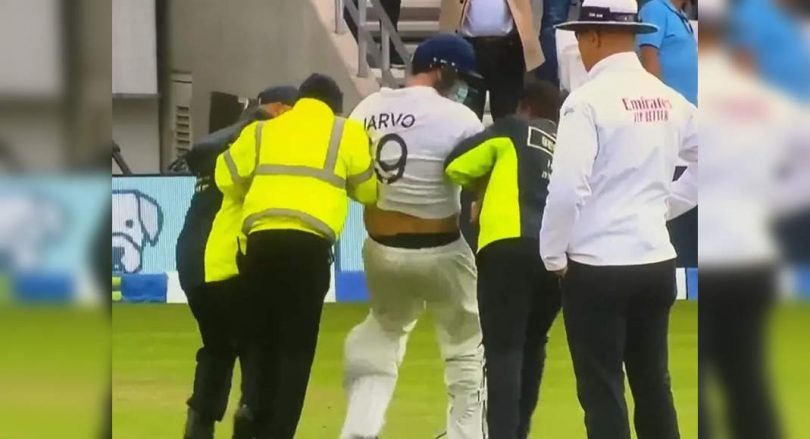 'Jarvo 69' again entered the game field, this time in bearings and helmets