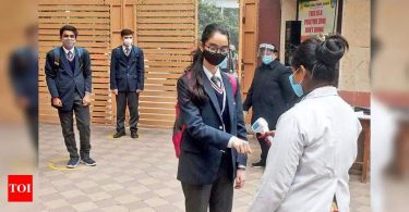 Parents are divided about the reopening of the school