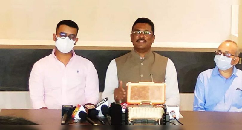 Thane: Shiv Sena's Pratap Sarnaik announces the cancellation of Handi's forehead in the middle of Covid-19