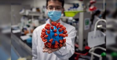 'China resists important information about Covid'