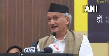 Rahul thinks my black hat is associated with RSS: Maharashtra Governor